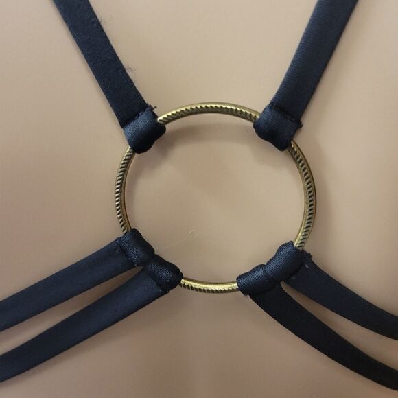 Ring Back One Piece Swimsuit - Picture 4 of 4